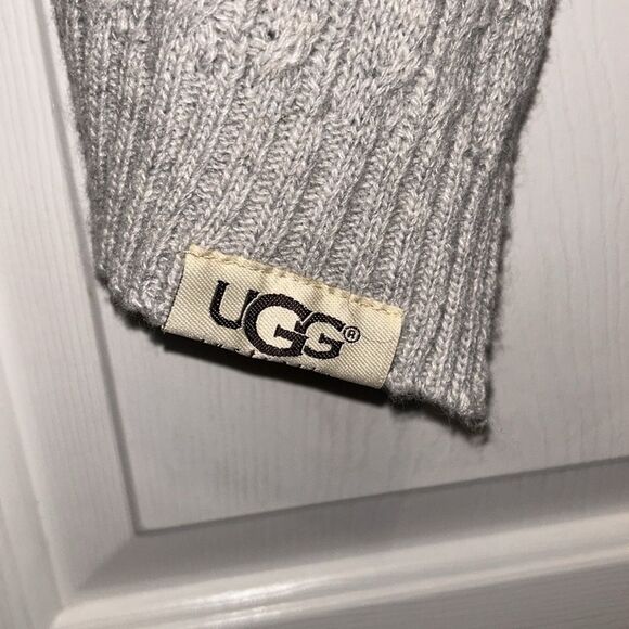 UGG Gray Knit Scarf - Picture 2 of 3